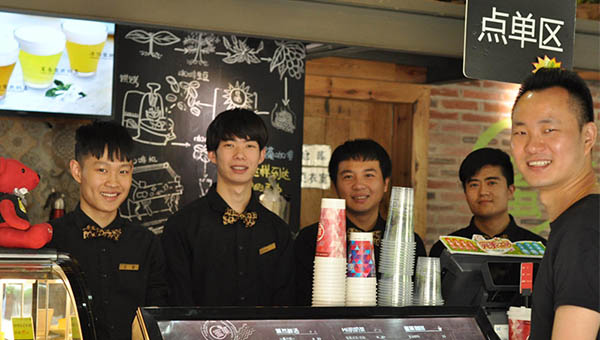 蜜菓奶茶店为何能在市场洗牌中屹立不倒？