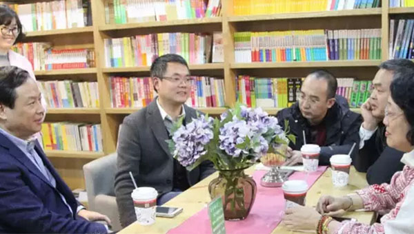 蜜菓奶茶+新华书店 邂逅一段美丽爱情！
