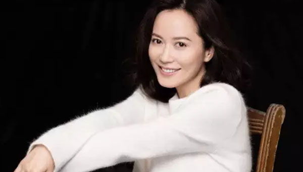 热播剧《小丈夫》里气质女神也爱喝蜜菓奶茶