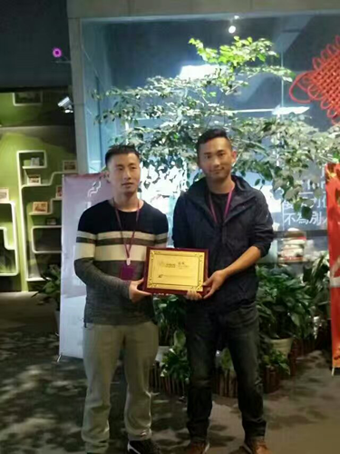 恭喜章先生签约江西蜜菓奶茶加盟店