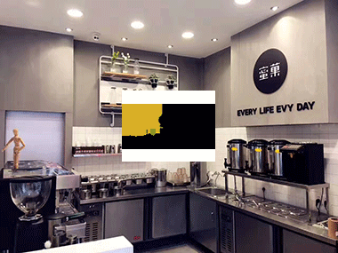蜜菓奶茶店的店址选在什么地方较好？