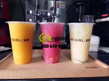 西藏，拉萨蜜菓奶茶新一批加盟商加入我们奇异鸟