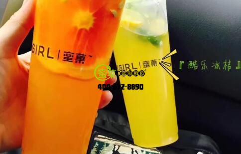 2018年赚钱的行业？蜜菓奶茶加盟让你暴富