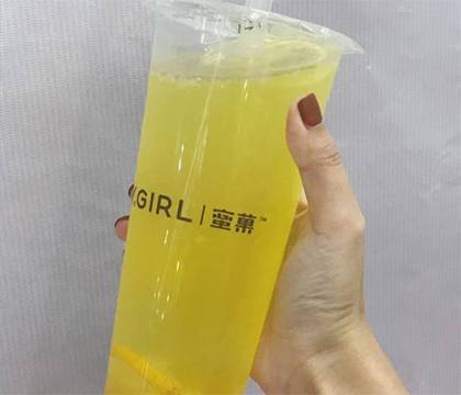 曾女士姐妹成功签约蜜菓黑龙江黑河单店
